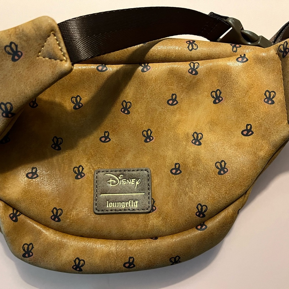 Winnie the Pooh Loungefly Belt Bag - Picture 2 of 4